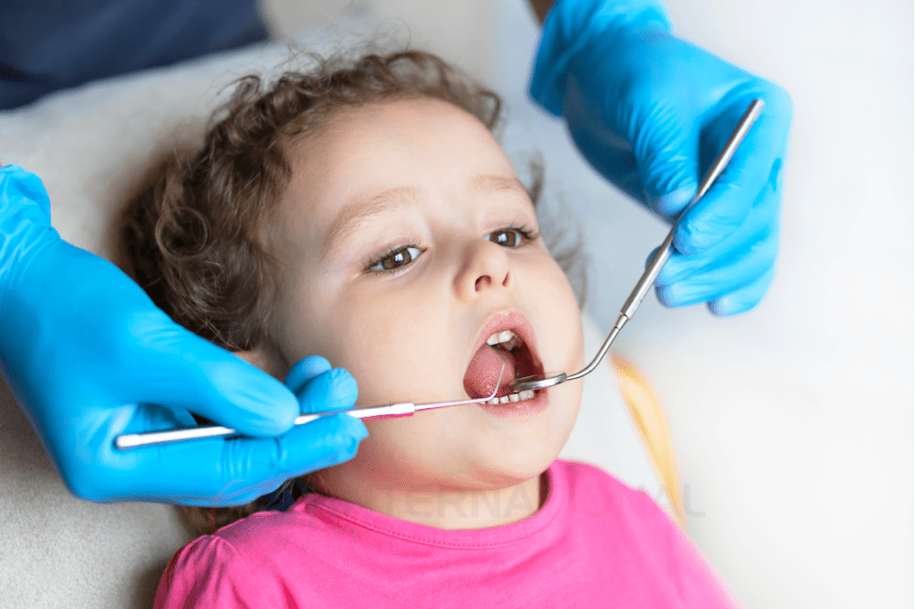 قد يعاني الأطفال المصابون بالتخلف العقلي من تسوس الأسنان
