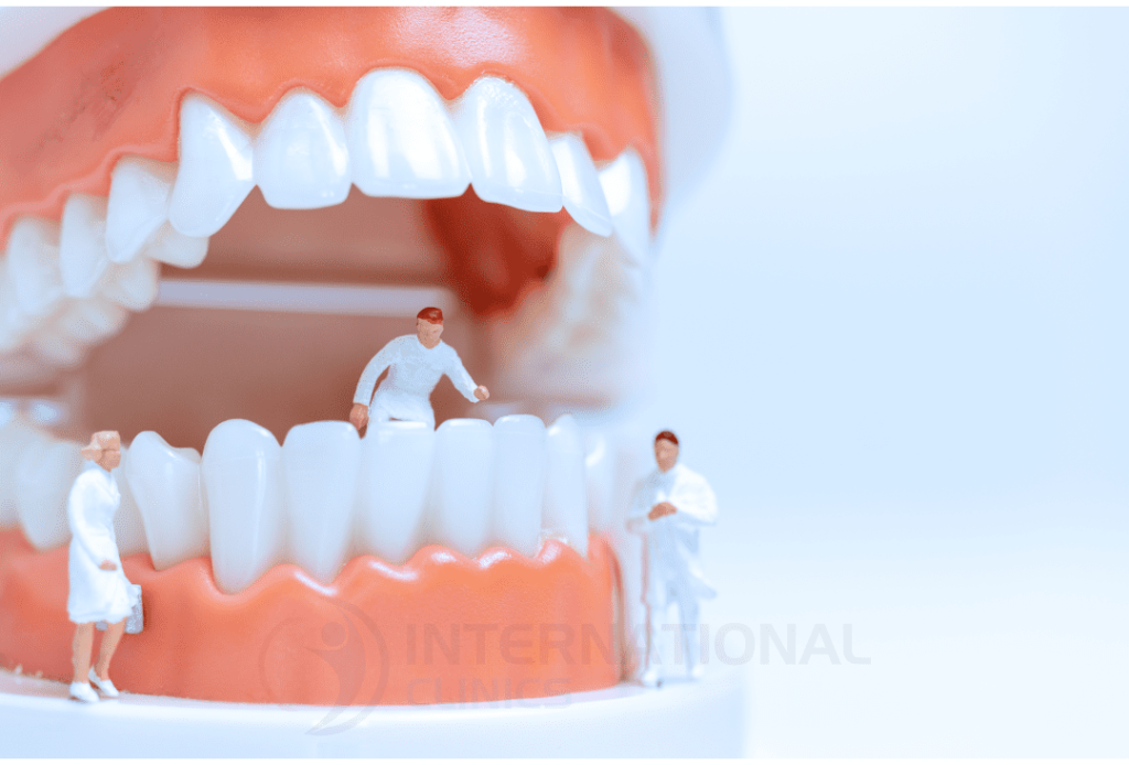 من الطرق التقليدية لإزالة اصفرار الأسنان هو التبييض