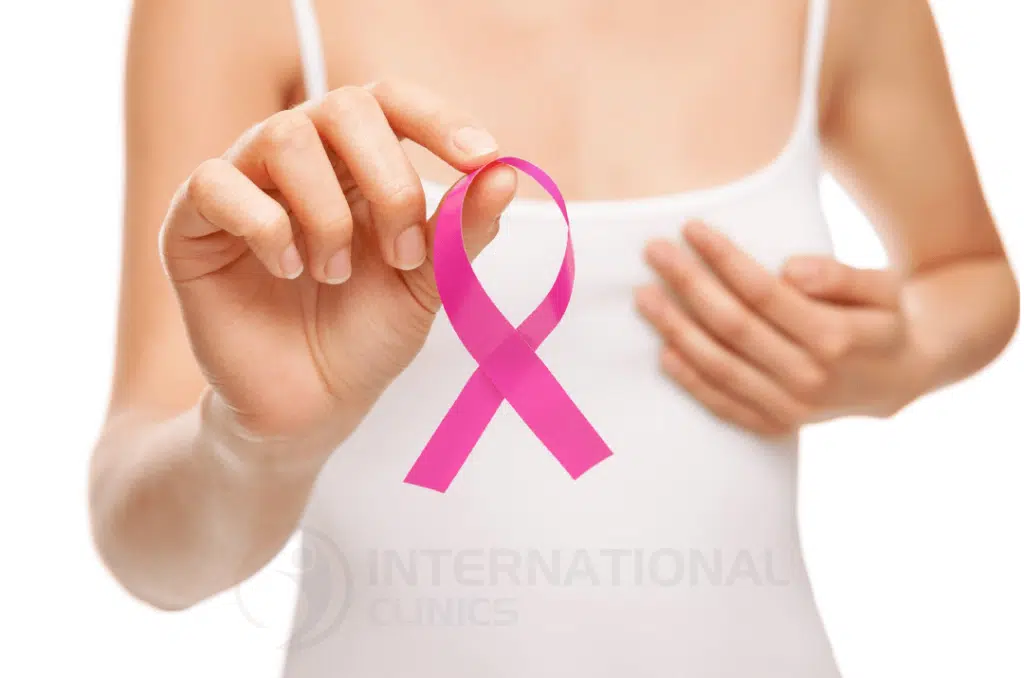 أول علامات سرطان الثدي ظهورًا